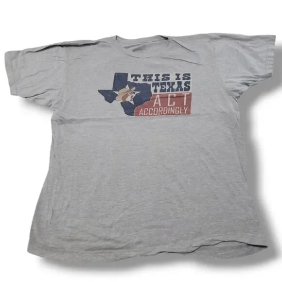 Buc-ee's Shirt Size XL This Is Texas Act Accordingly Graphic Print T-Shirt Gray - Picture 1 of 6
